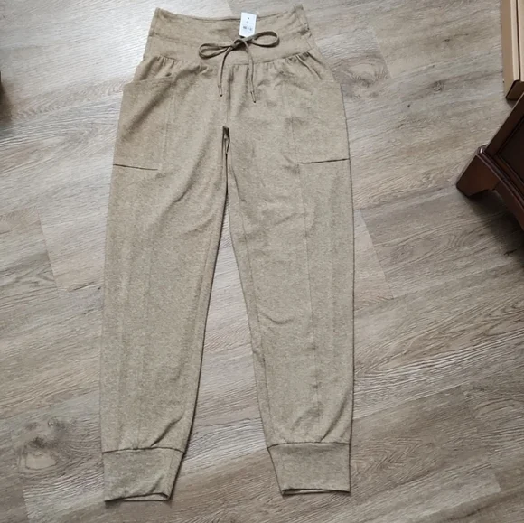 Lou & Grey Luvstretch Joggers Size XS - NWT - Picture 2 of 7